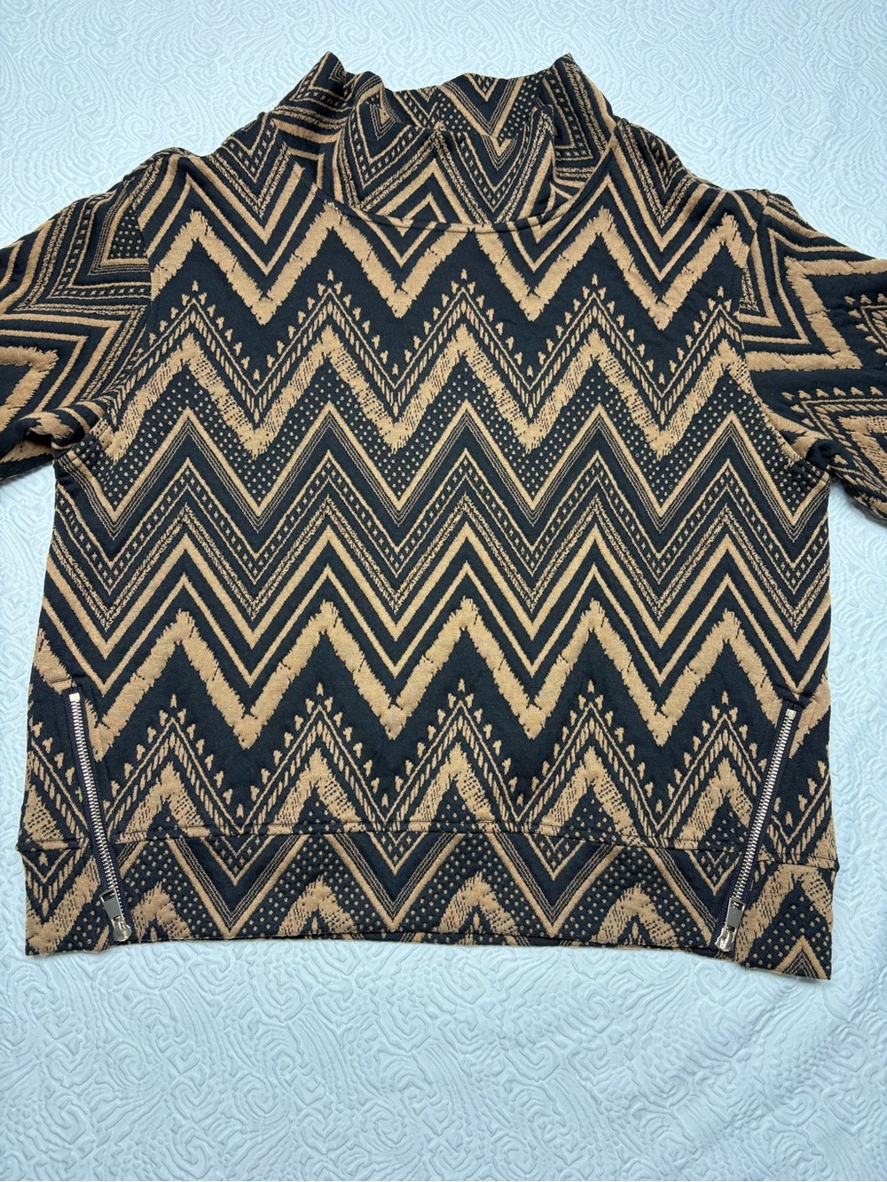 Chevron Mock Neck Sweatshirt - Black & Tan